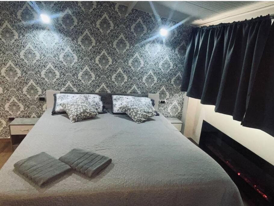 Suites Grey In Centro Randazzo Luaran gambar